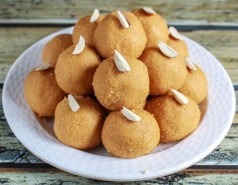 Besan Ke Ladoo (Laddu) Recipe